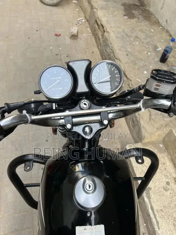 Suzuki GS 150 SE Motorcycle - Reliable Single Cylinder Bike