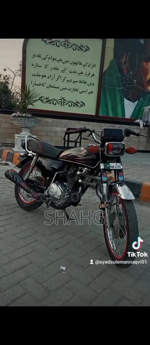 2019 Black Motorcycle in Excellent Condition