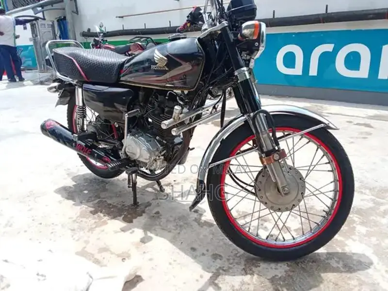 2019 Black Motorcycle in Excellent Condition