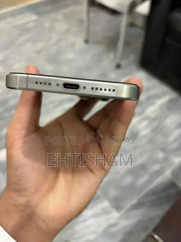 Apple iPhone 15 Pro Max Premium Smartphone 256GB Edition