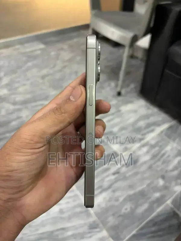 Apple iPhone 15 Pro Max Premium Smartphone 256GB Edition