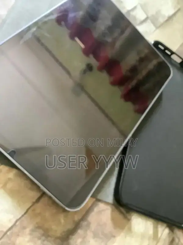 Apple iPad Mini 6 64GB Tablet with Screen Damage