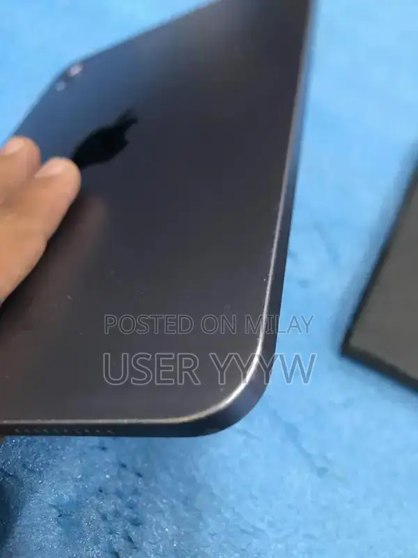 Apple iPad Mini 6 64GB Tablet with Screen Damage