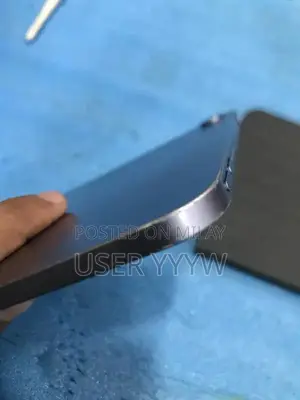 Apple iPad Mini 6 64GB Tablet with Screen Damage