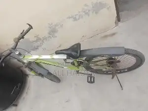 Aluminium Frame Bicycle with Disk Brake and Good Condition Tires