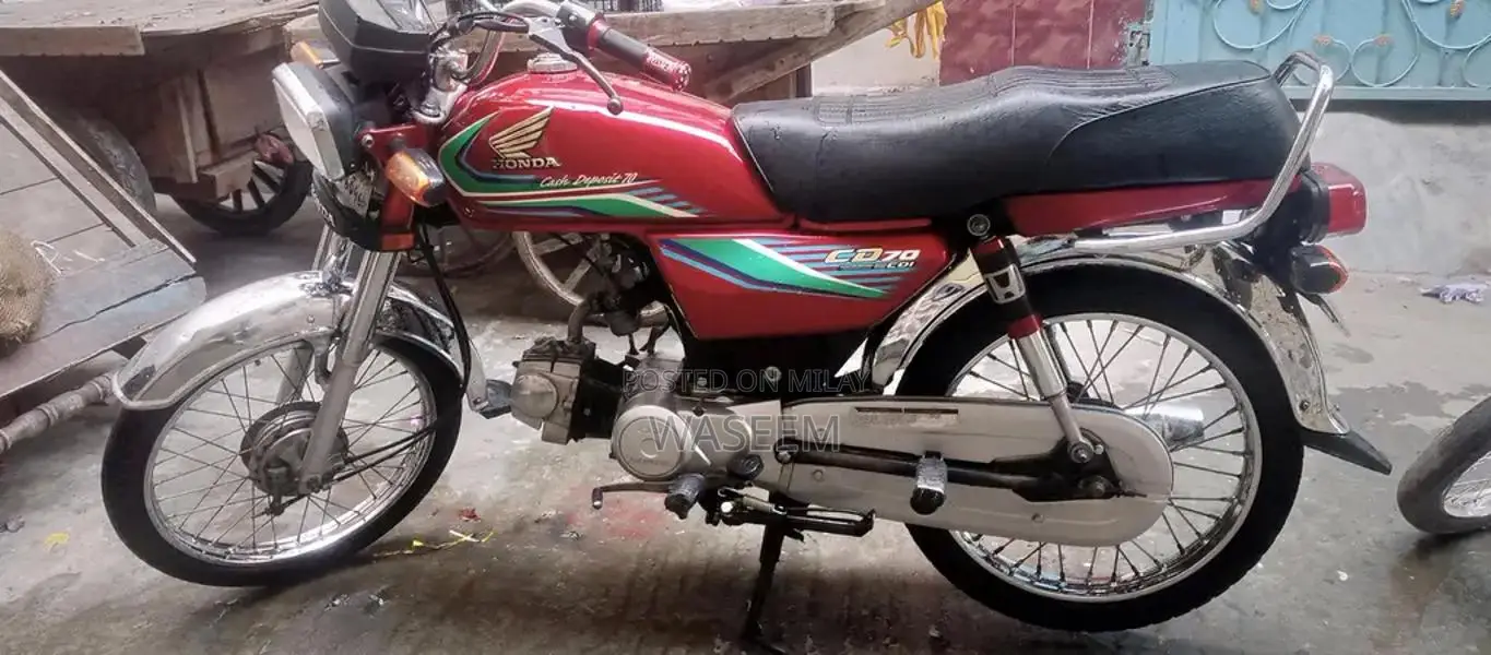 Honda CD 70 Motorcycle - Reliable Commuter Bike