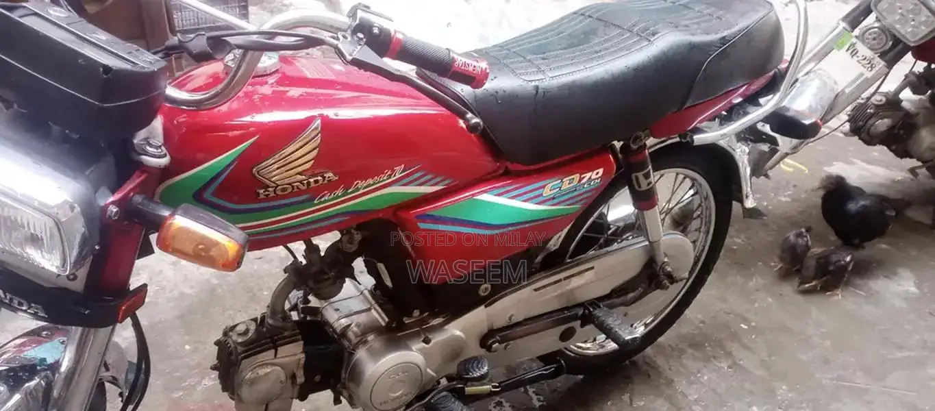 Honda CD 70 Motorcycle - Reliable Commuter Bike