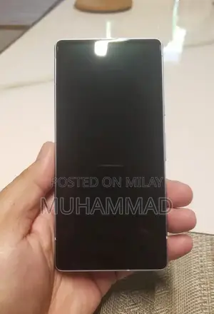 Photo - Pixel 7a Smartphone - Snow White, 8GB RAM, 128GB Storage