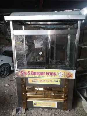 Photo - Shawarma Burger Table - Compact Dining Surface