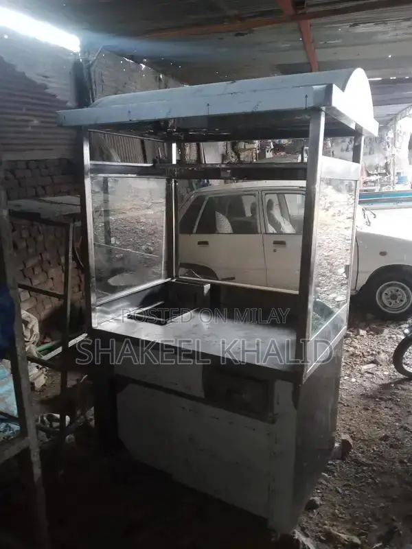 Shawarma Burger Table - Compact Dining Surface