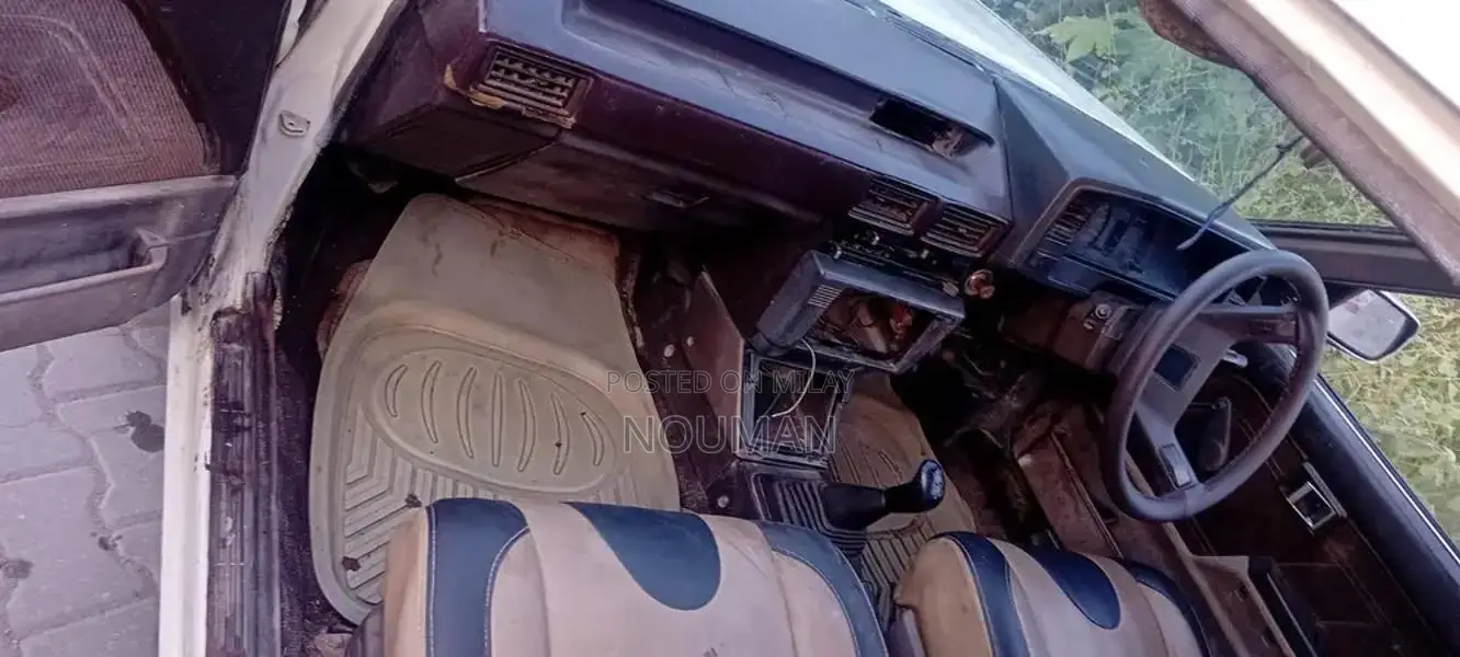 Toyota Corolla Sedan 1986-1993 Classic Compact Car