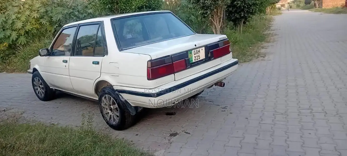 Toyota Corolla Sedan 1986-1993 Classic Compact Car