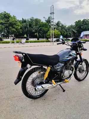 Photo - Suzuki 150cc Motorcycle with Self-Start and New Tires