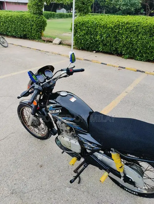 Suzuki 150cc Motorcycle with Self-Start and New Tires