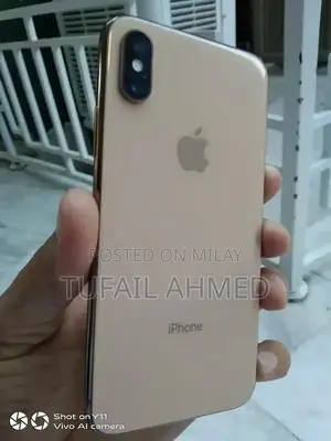 Apple iPhone Xs 64GB - Like New, Excellent Condition, Original Accesso