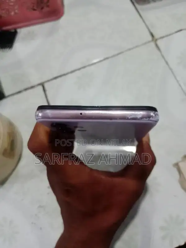 Apple iPhone X 64GB - Functional Battery, Needs Minor Tech Repair