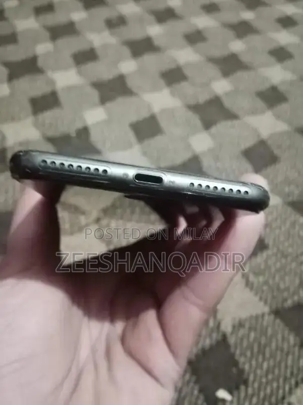 Apple iPhone 8 Plus 128GB, Good Condition, 77% Battery Health