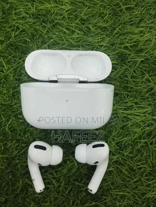 Apple AirPods Pro (2nd Gen) Wireless Noise-Cancelling Earbuds