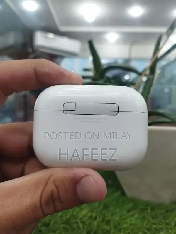 Apple AirPods Pro (2nd Gen) Wireless Noise-Cancelling Earbuds