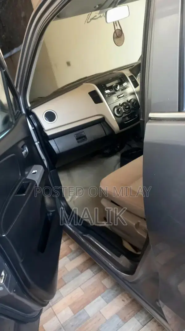 Toyota VXL Wagon: Low Mileage, Power Steering, AC, Bluetooth, New Tire