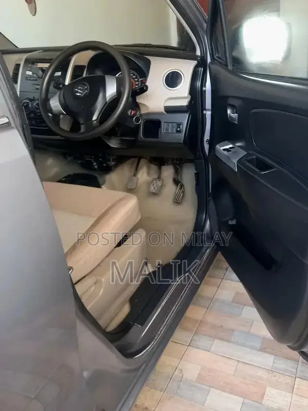 Toyota VXL Wagon: Low Mileage, Power Steering, AC, Bluetooth, New Tire