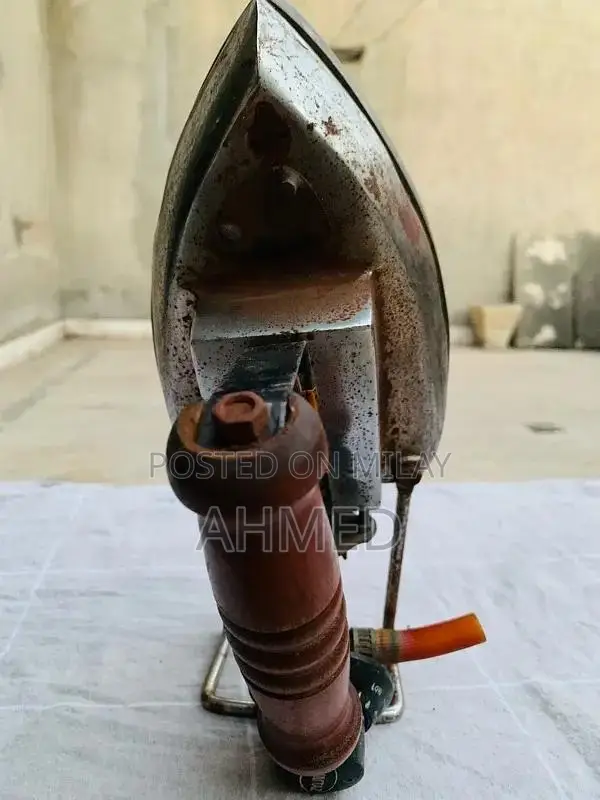 Mumtaz Manual Gas Iron with Wooden Handle - Heavy Duty Dhobi Style Pre