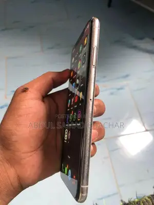 Apple iPhone XS Max 64GB, Original Battery, Minor Screen Dot