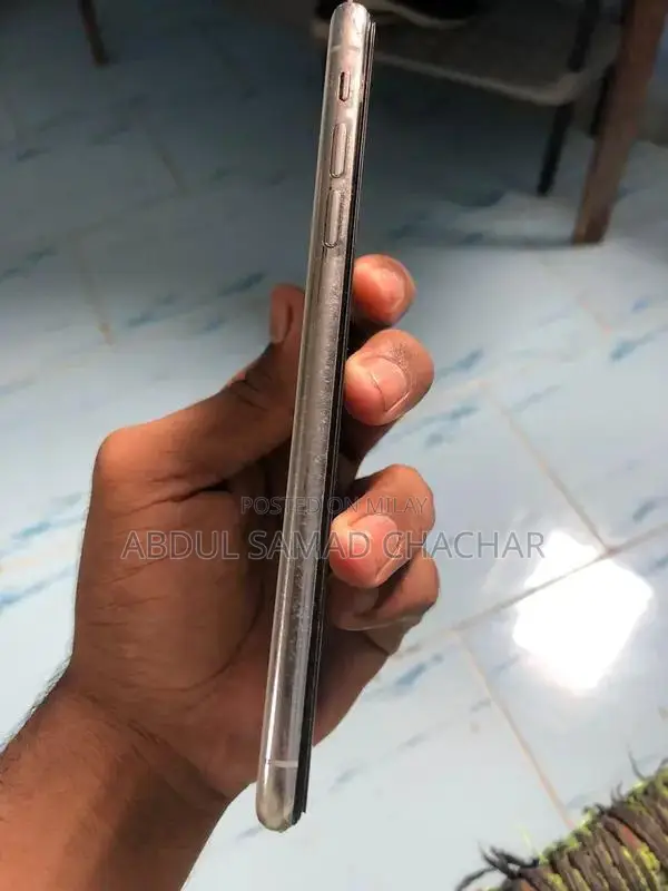 Apple iPhone XS Max 64GB, Original Battery, Minor Screen Dot