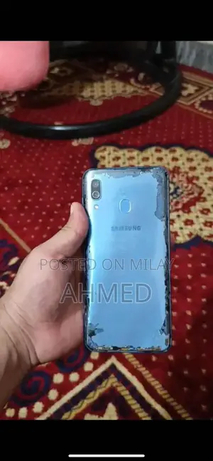 Photo - Samsung Galaxy A30 Smartphone - 64GB Blue, Excellent Condition