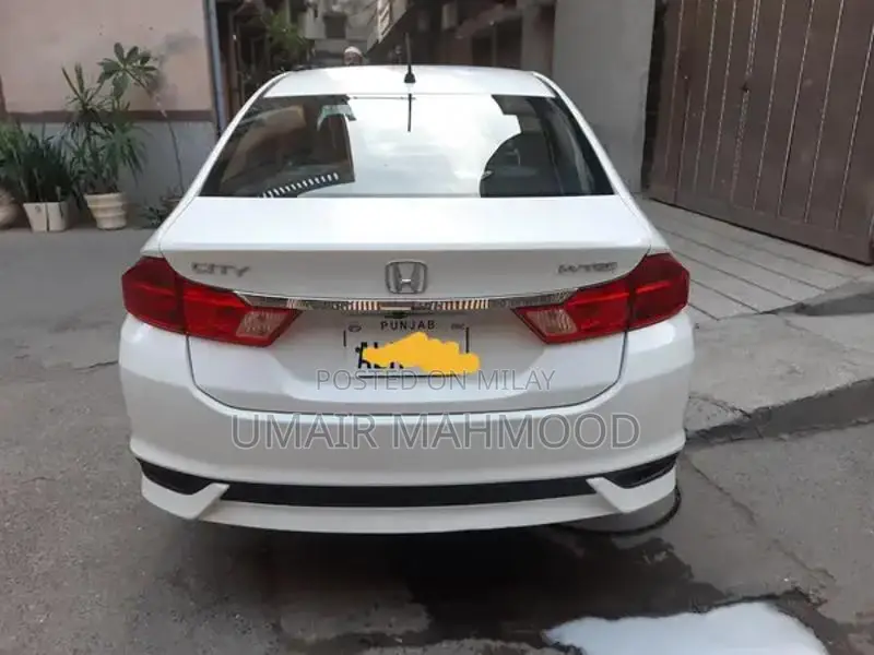 Honda City 1.2 Manual Sedan, Brand New Condition, First Owner