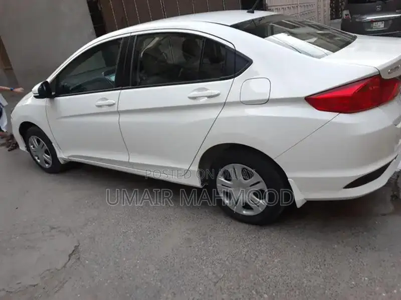 Honda City 1.2 Manual Sedan, Brand New Condition, First Owner