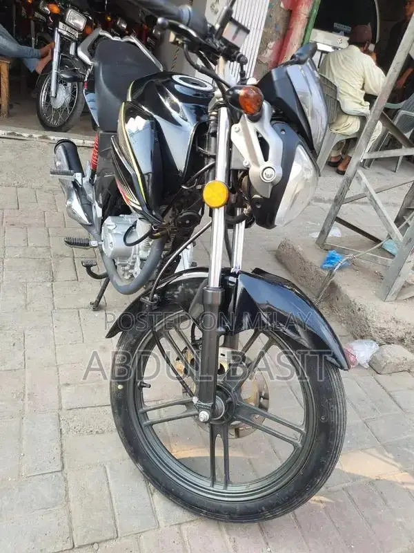 Suzuki GSX 125 Motorcycle: Zero Miles, Like-New Condition