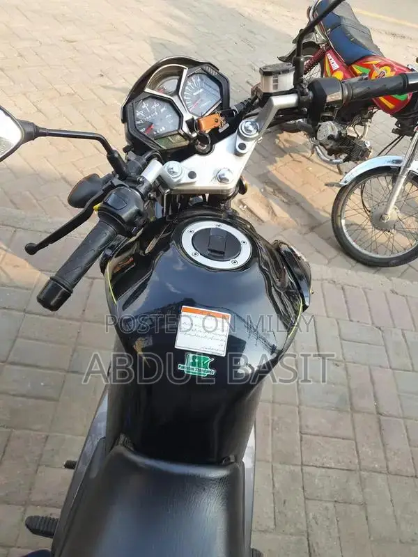 Suzuki GSX 125 Motorcycle: Zero Miles, Like-New Condition