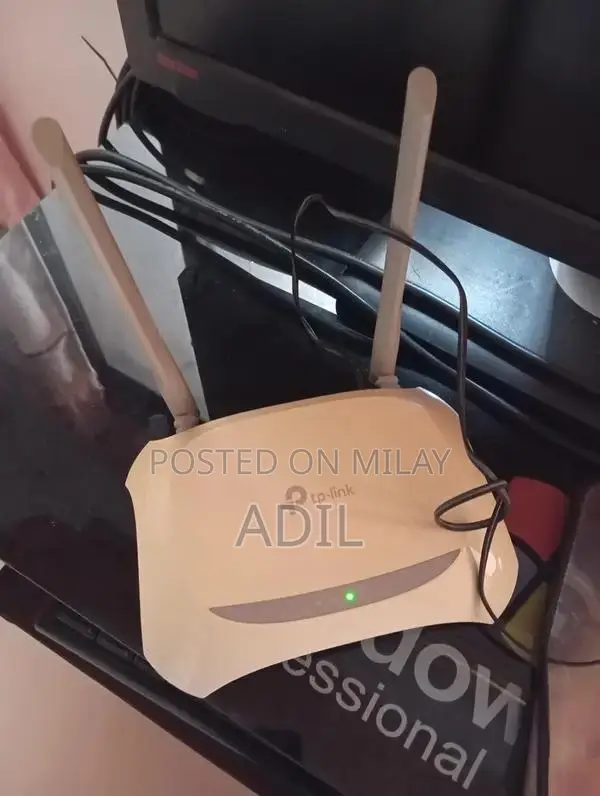 TP-Link N840 Dual-Band Wireless Router with Power Adapter