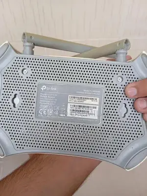 TP-Link N840 Dual-Band Wireless Router with Power Adapter