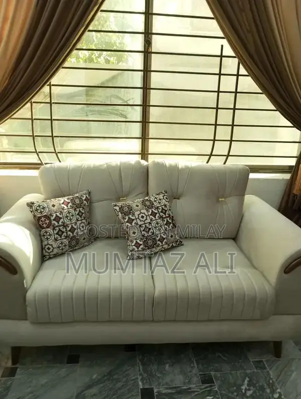 Spacious 7-Seater Sectional Sofa with Molty Foam and 10-Year Warranty