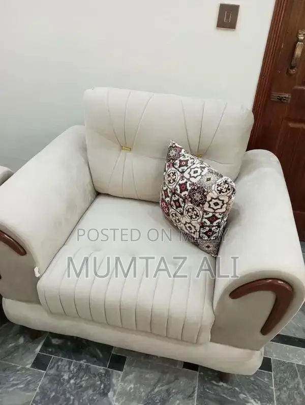 Spacious 7-Seater Sectional Sofa with Molty Foam and 10-Year Warranty