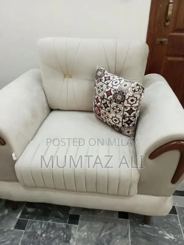 Spacious 7-Seater Sectional Sofa with Molty Foam and 10-Year Warranty