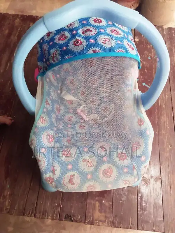 Mama Love Baby Carry Cot with Adjustable Stand and Mosquito Net