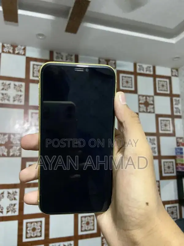 Apple iPhone 11 256GB - Excellent Condition, Face ID, Original Battery