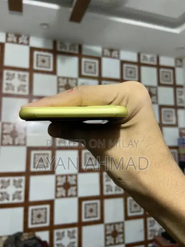 Apple iPhone 11 256GB - Excellent Condition, Face ID, Original Battery