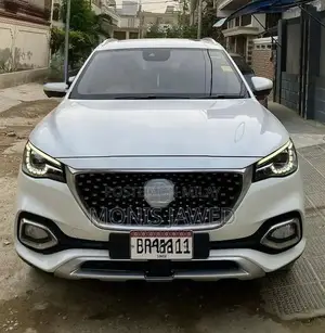 Photo - 2021 MG HS Pearl White SUV, 40k km, Excellent Condition, 1st Owner