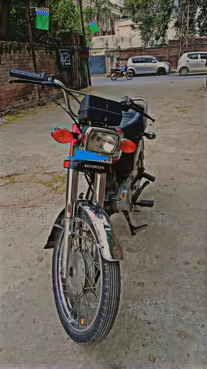 Honda CG 125 Motorcycle, 2016 Model, Well-Maintained Condition