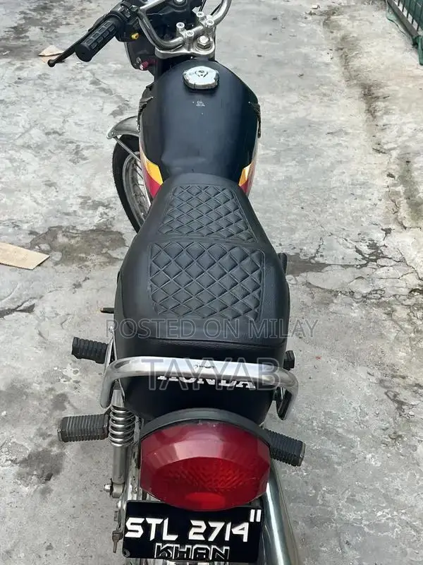 2011 Honda 125cc Motorcycle, Clean Condition, Low Miles