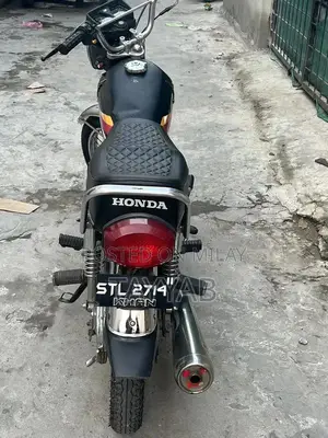 2011 Honda 125cc Motorcycle, Clean Condition, Low Miles