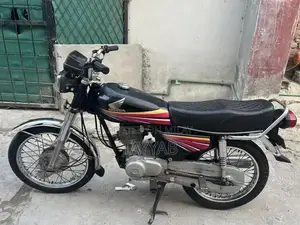 2011 Honda 125cc Motorcycle, Clean Condition, Low Miles