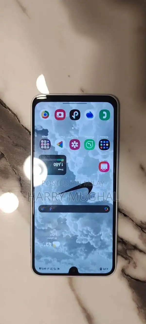 Samsung Galaxy Smartphone 8GB RAM 256GB Storage Lightly Used