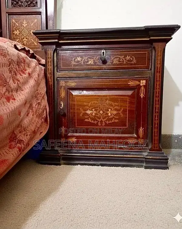 Traditional Shisham Wood Bed with Matching Side Tables