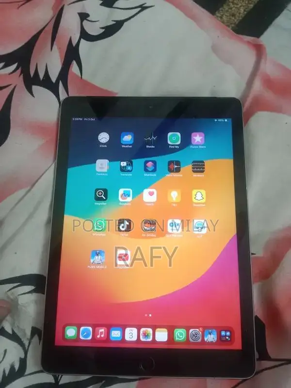 Apple iPad 6th Generation 128GB Tablet