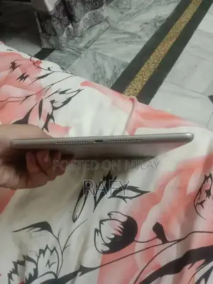 Apple iPad 6th Generation 128GB Tablet